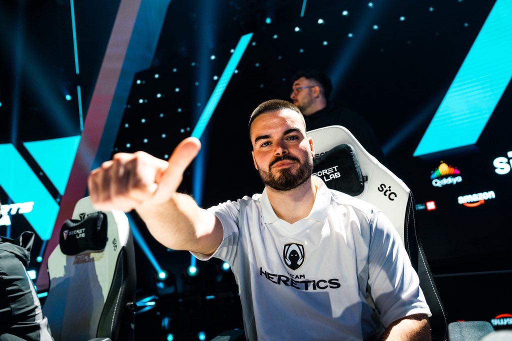 MiamiHeretics's tweet image. SnD on our side.

#TakeMyVamos