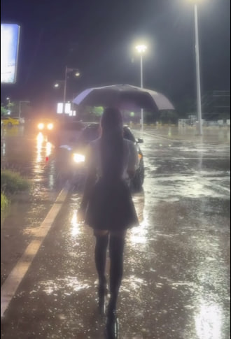 cronk_Mr's tweet photo. 今天是有点下雨天气也是27度左右明年就我买一下���的车子。
☂️☂️☂️☂️ https://t.co/mSAxqVVSPp