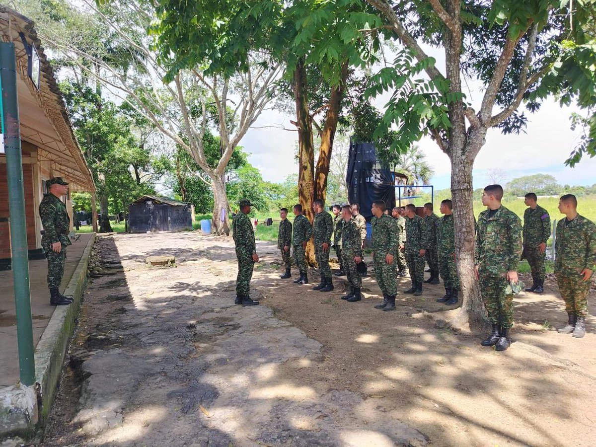 Ejercito_Div8's tweet image. En la Base Militar el Morro, ubicada en Yopal, #Casanare la #Brigada16 a través del Batallón de Infantería N°44 Coronel Ramón Nonato Pérez realizó una entrega de moral y bienestar a sus tropas, fortaleciendo el espíritu de cuerpo, la lealtad y el compromiso con la misión.…