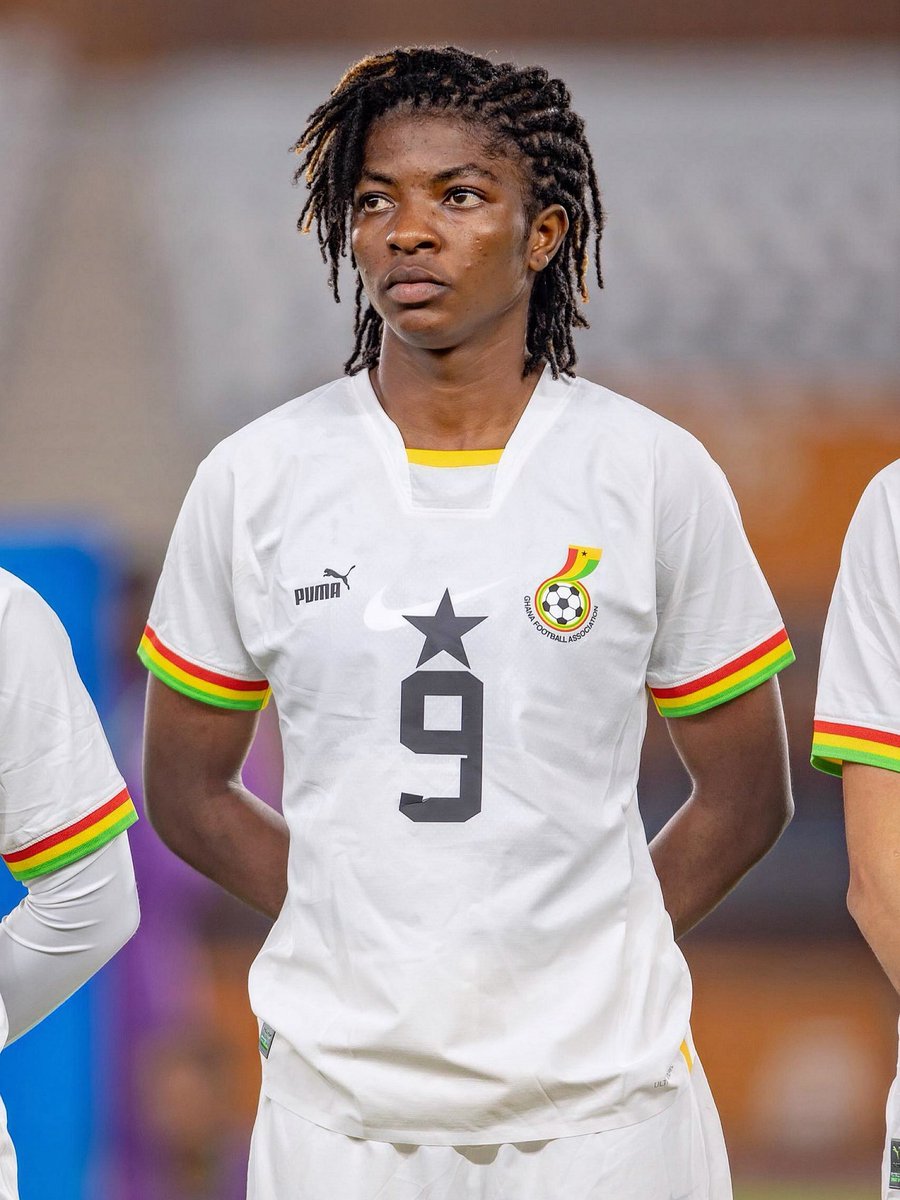 joe_binzuwah's tweet image. Chloe Kelly is the more capable player when it comes to on-field performance. In contrast, Lauren James seems to receive more attention due to her brother’s profile at Chelsea. Nothing exceptional about her game—she plays at a level similar to someone like Doris Boaduwaa.