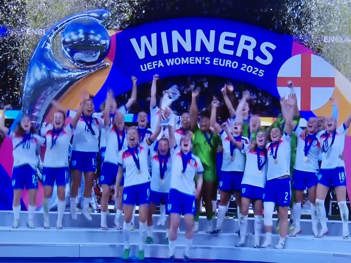lee1978lcfc's tweet image. Champions again 👏🦁🏆
#England #Euro2025Champions