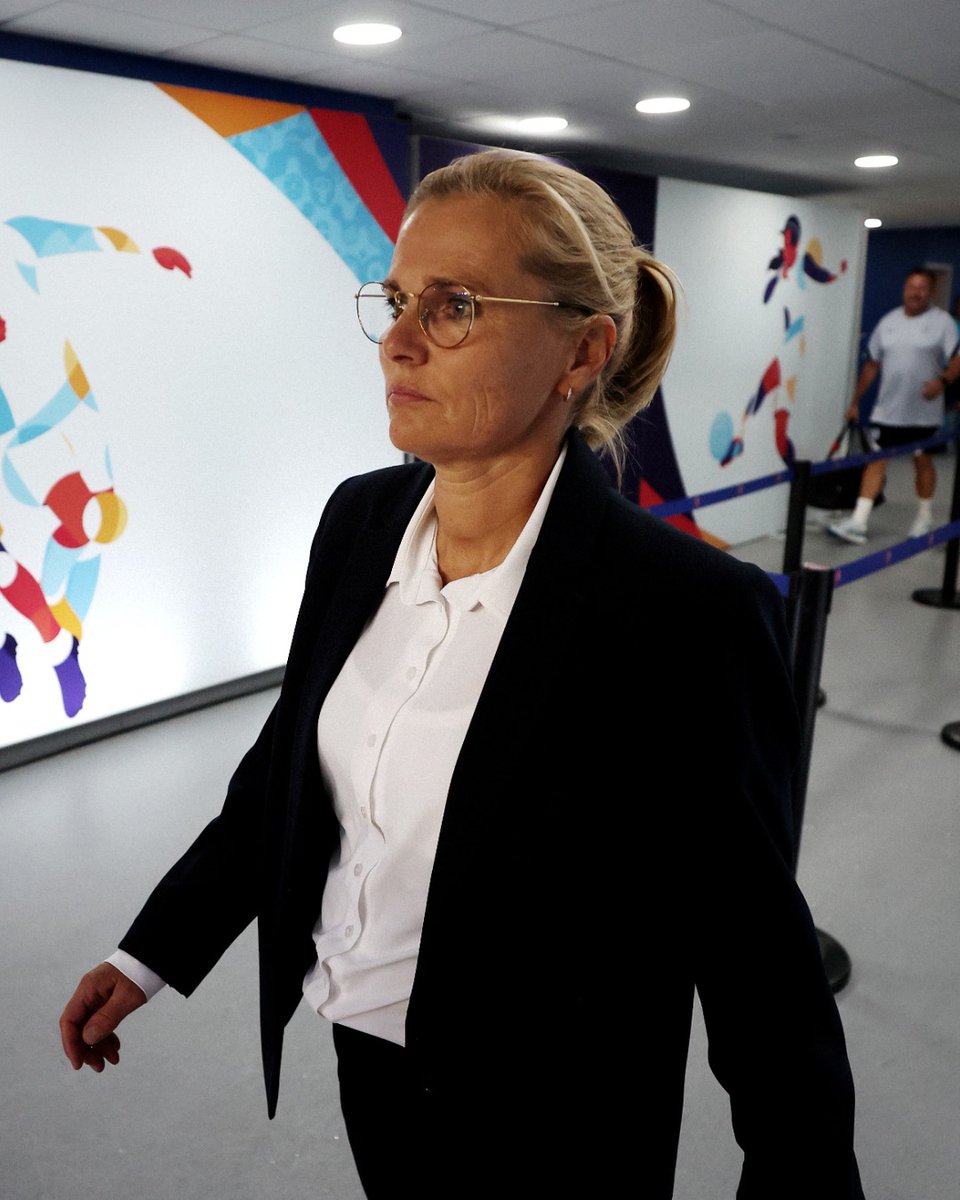 LISinternationl's tweet image. Sarina Wiegman becomes the first coach ever to win three European Championships. ๐
โข 2017 Netherlands
โข 2022 England
โข 2025 England
#LadiesInSports #WEURO2025