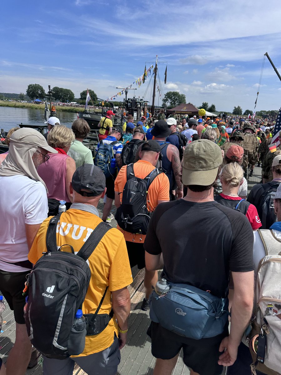 peoples_unicorn's tweet image. Nijmegen 4Daagse or 4 Days Marches pics number 9,999,999
That Nijmegen rum water tastes like paint thinner