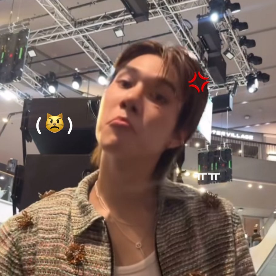 pararadayryyyy's tweet image. แน่จริงก็มาเตะตูดจั๋นสิ
