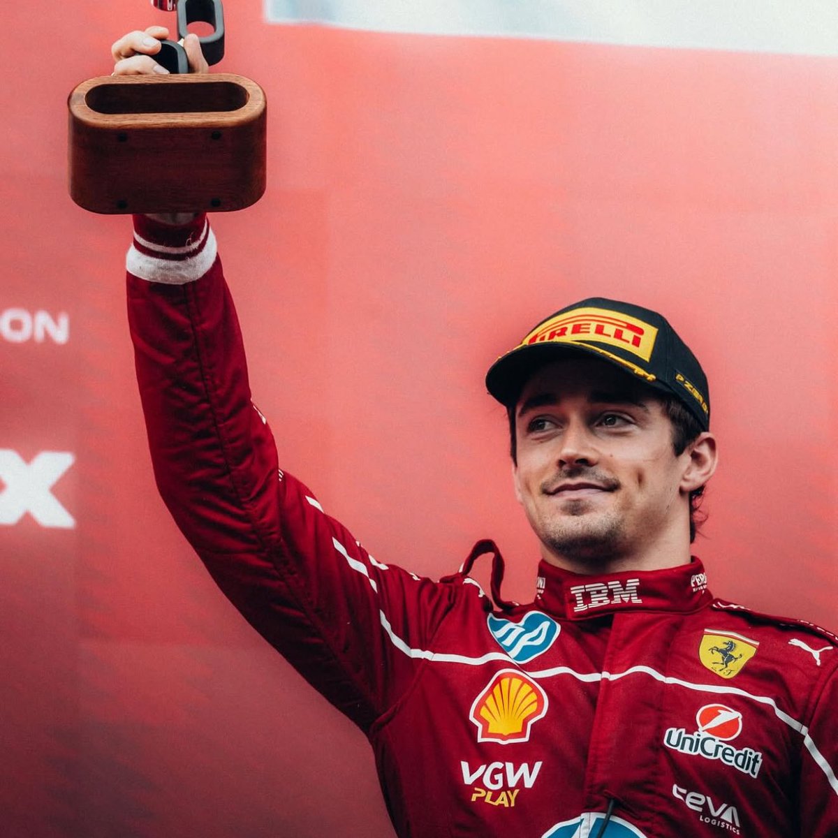 monlclerc's tweet image. TE AMO