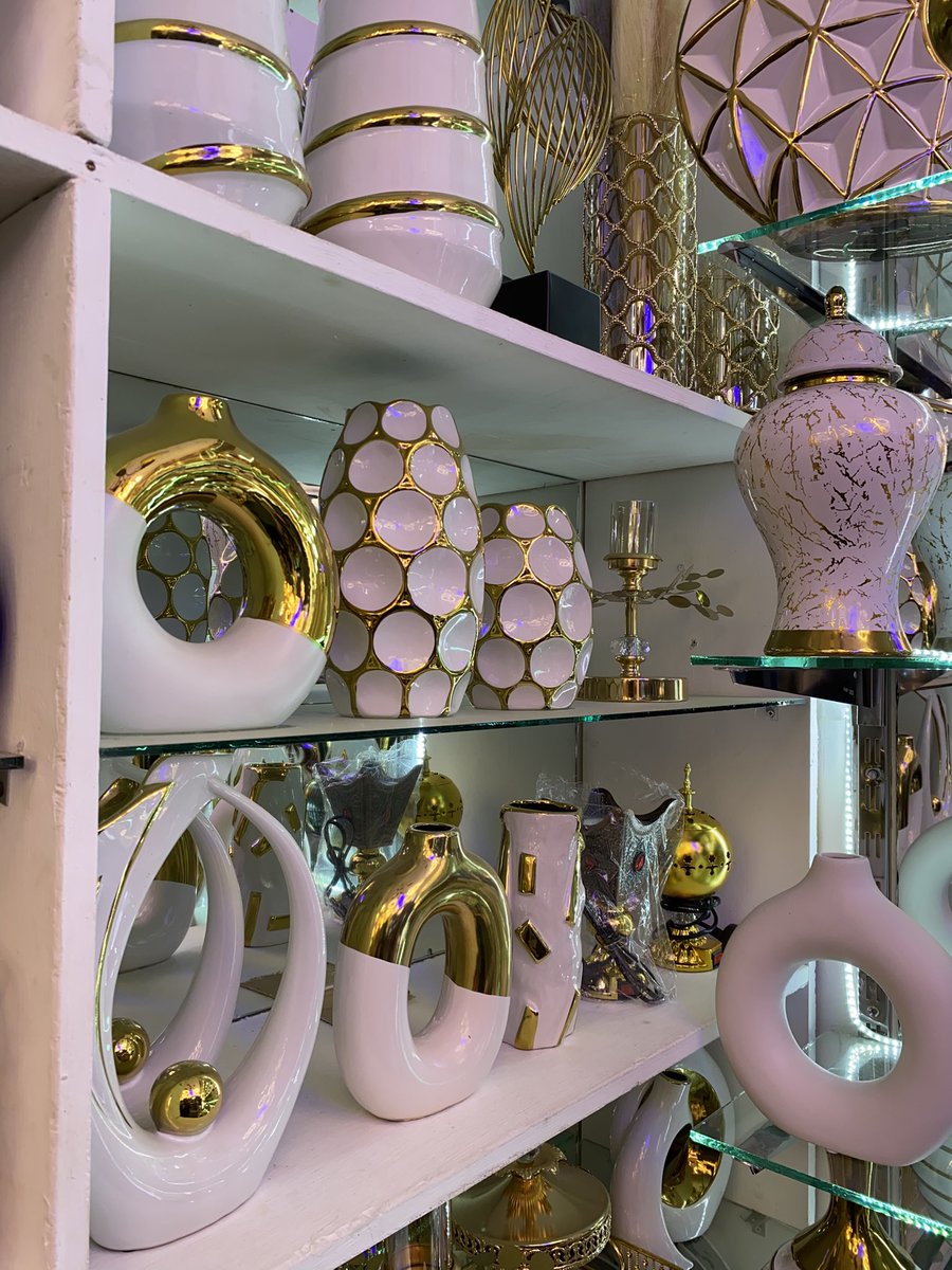 its_mike254's tweet image. Got this place wanauza very nice vases