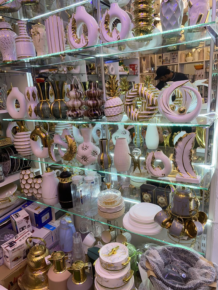 its_mike254's tweet image. Got this place wanauza very nice vases