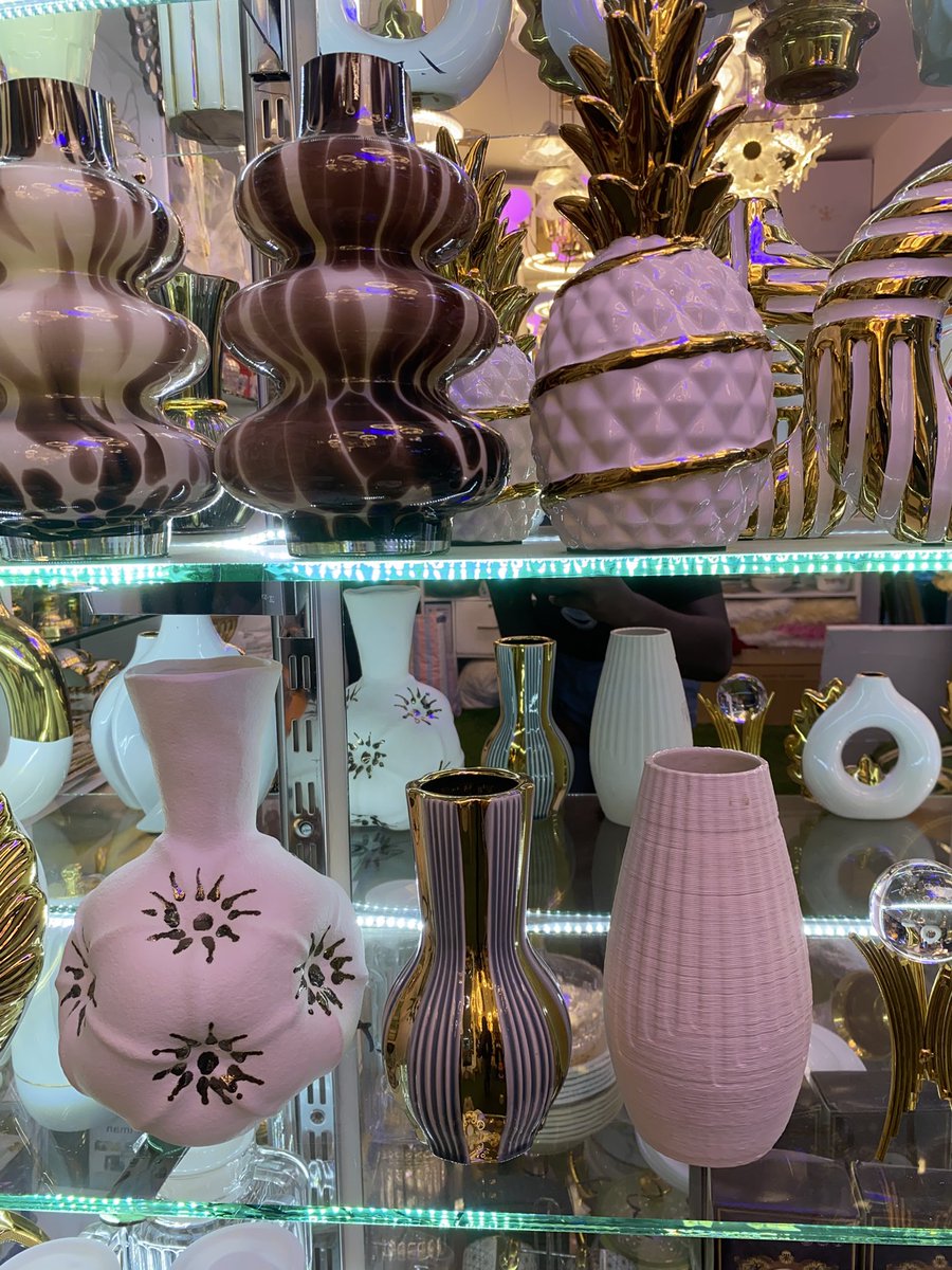 its_mike254's tweet image. Got this place wanauza very nice vases