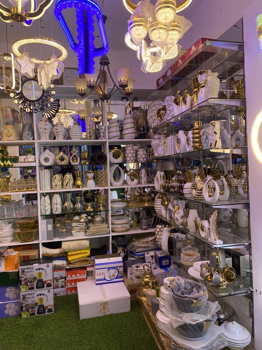 its_mike254's tweet image. Got this place wanauza very nice vases