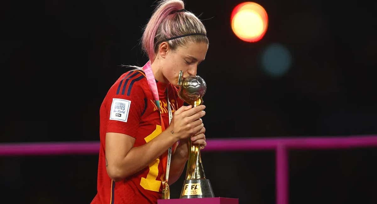Me la pelan las inglesas... 
Son campeonas de europa y segundonas en el mundo 
#EurocopaRTVE