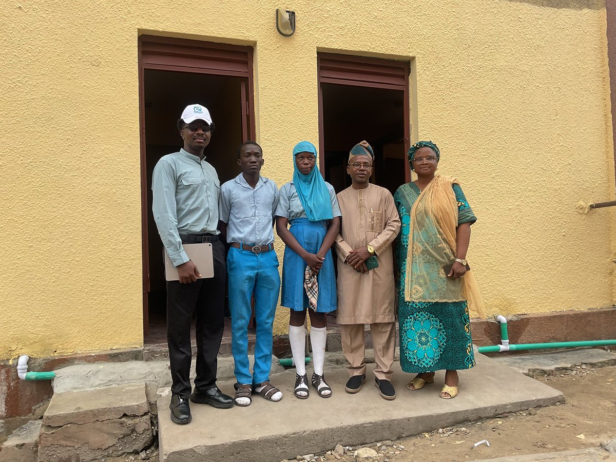 Helpinghand4Eva's tweet photo. "A vision brought to life! π·π½ββοΈπβ¨
Our CEO stands with the principal, vice principal and proud students in front of the newly renovated facility at Epetedo High School β proof that when we invest in dignity, we inspire greatness. π§Όπ«
#HelpingHandCommunity #EpetedoProject #Impact https://t.co/0w0WS8sR3N