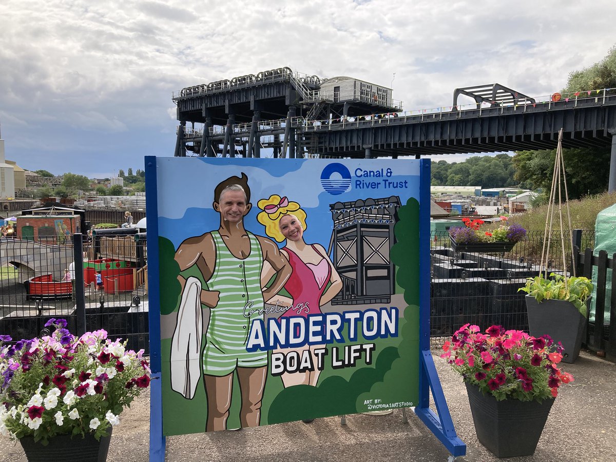 AndertonLift's tweet image. Huge thanks to @CraigHughes123 and Mrs H for getting stuck in to all the 150th anniversary Victorian Fair shenanigans today! Always a treat to have them at our events bringing good vibes every time 💙#Anderton150 @CanalRiverTrust #Northwich #BirthdayBash
