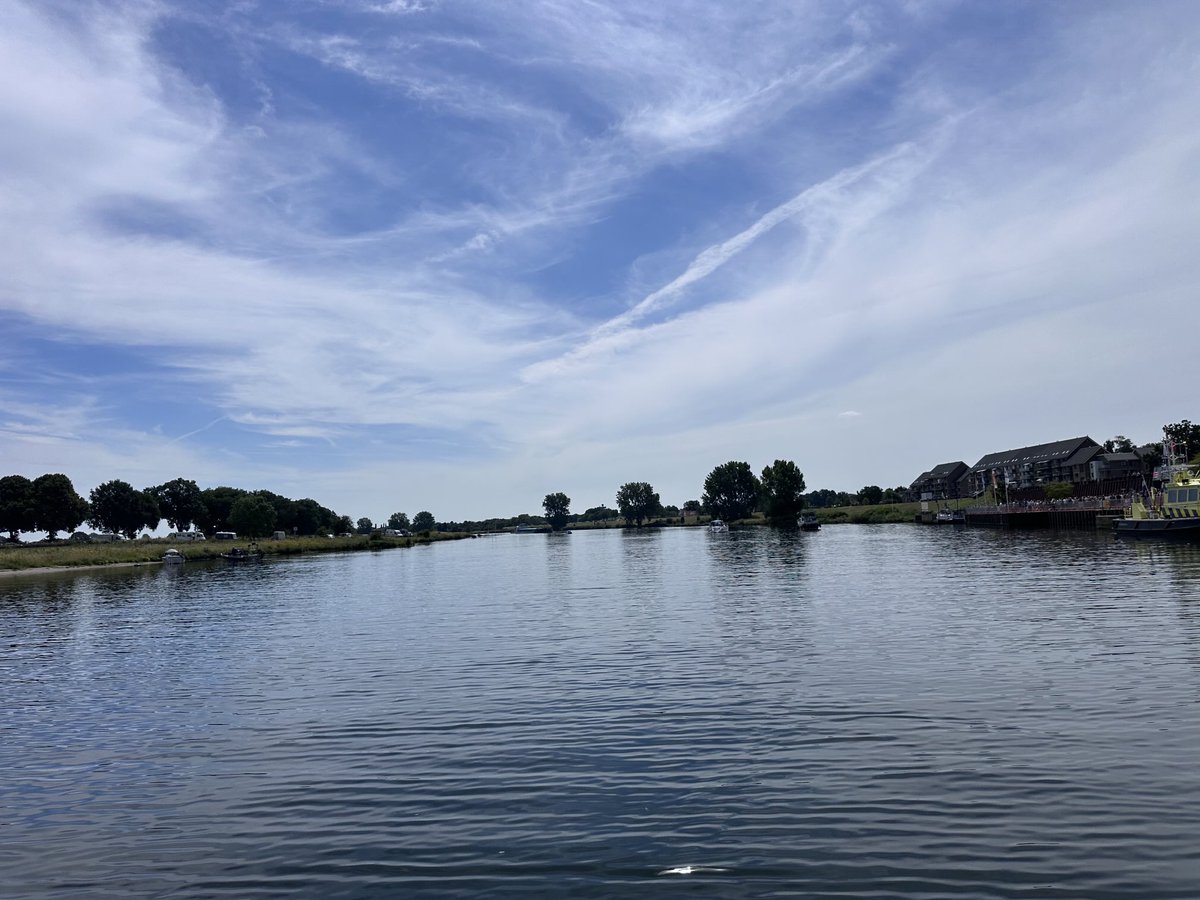 peoples_unicorn's tweet image. Nijmegen 4Daagse or 4 Days Marches pics number 9,999,999
That Nijmegen rum water tastes like paint thinner