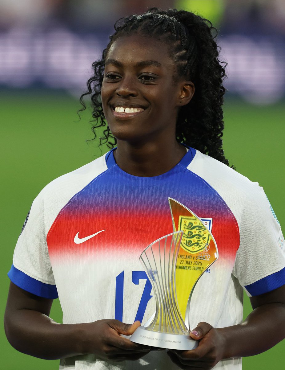 SirJamieH's tweet image. Buzzing for Michelle Agyemang being named young player of the tournament. 19 years of age and bailed her country out in the quarter finals &amp;amp; semi-finals &amp;amp; is now a European Champion, unbelievable #Lionesses #WEURO2025