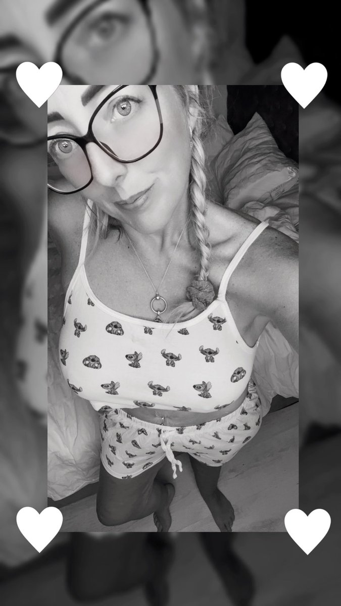 That’s a wrap 
Lush Sunday 
All American snuggled on the sofa in my pjs 

Have a great evening night ❤️👌🏻