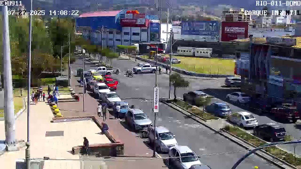 Coordinación Zonal 3 ECU 911 Ambato (@ecu911ambato) on Twitter photo 📍#Riobamba | El estadio 🏟️ Fernando Guerrero en donde se desarrolla el cotejo deportivo entre <a href="/MushucRuna1/">Mushuc Runa</a> 🆚 <a href="/TecnicoUOficial/">TécnicoUniversitario</a> es monitoreado desde #VideovigilanciaECU911 para brindar seguridad a los aficionados.
⚽ Disfruta el deporte como una fiesta de hermandad. 📍#Riobamba | El estadio 🏟️ Fernando Guerrero en donde se desarrolla el cotejo deportivo entre <a href="/MushucRuna1/">Mushuc Runa</a> 🆚 <a href="/TecnicoUOficial/">TécnicoUniversitario</a> es monitoreado desde #VideovigilanciaECU911 para brindar seguridad a los aficionados.
⚽ Disfruta el deporte como una fiesta de hermandad.