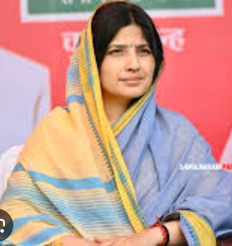 pathakalok68's tweet image. जरा सोचिए
अखिलेश जी की वजह से कई स्वघोषित नवरत्न एमएलसी बने
कई एमएलऐ ,एम पी बने
उनमें से किसी ने डिम्पल जी के अपमान करने वाले मौलाना के खिलाफ थाने जाकर एफआईआर कराने की हिम्मत नहीं की .
हिम्मत सपा के सामान्य कार्यकर्ता प्रवेश यादव ने की
ऐसे ही करोड़ों कार्यकर्ता सपा की असली…