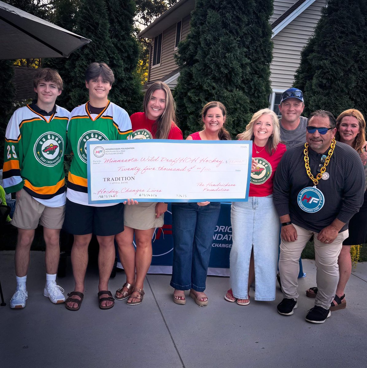 Sound down, energy up. Proud to back Minnesota Deaf/HOH Hockey with $25K—because every athlete deserves to be seen, heard &amp; celebrated.
Thanks to our sponsors for turning the dial up on inclusion.
#HockeyChangesLives