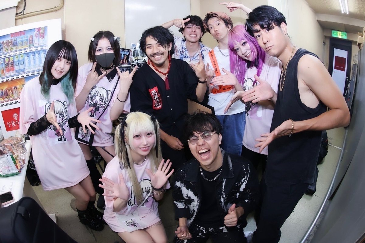 ___yui_o0's tweet image. qlariaさん KINGさん ARESZさん
本当にありがとうございました🌟

すっごくかっこよくてアツくて鳥肌だった...！
だいすきな先輩方に出演していただけてうれしかったしみなさんのおかげで最高のイベントになりました🥹💖

また対バンさせてもらえるように頑張ります！これからもよろしくお願いします🫶🏻