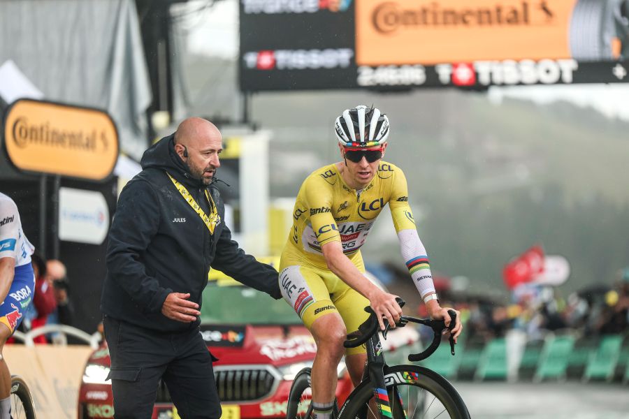 Concluye el cuarto Tour de Pogacar con la sensación de que el esloveno no quiere saber nada de la bicicleta en unas semanas.... 

joanseguidor.com/pogacar-con-el…