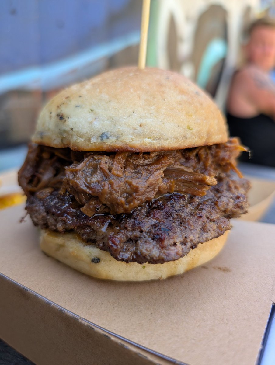 NEW on the blog: 
It's two years since I first told you about the quiet revolution at The Flora, so it's time to go back for their new menu, where Steve Bennett continues to set the standard for casual pub dining in #Cardiff
theplatelickedclean.co.uk/the-flora-card…