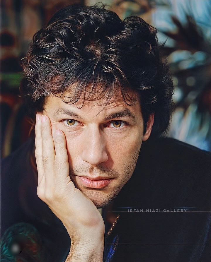 gul115m's tweet image. دائم آباد رہے گی یہ دُنیا۔۔۔!!
ہم نہ ہوں گے کوئی ہم سَا ہو گا
اپنا اور اپنے پیاروں کا خیال رکھیے گا
Good Night☀️
Happy💞