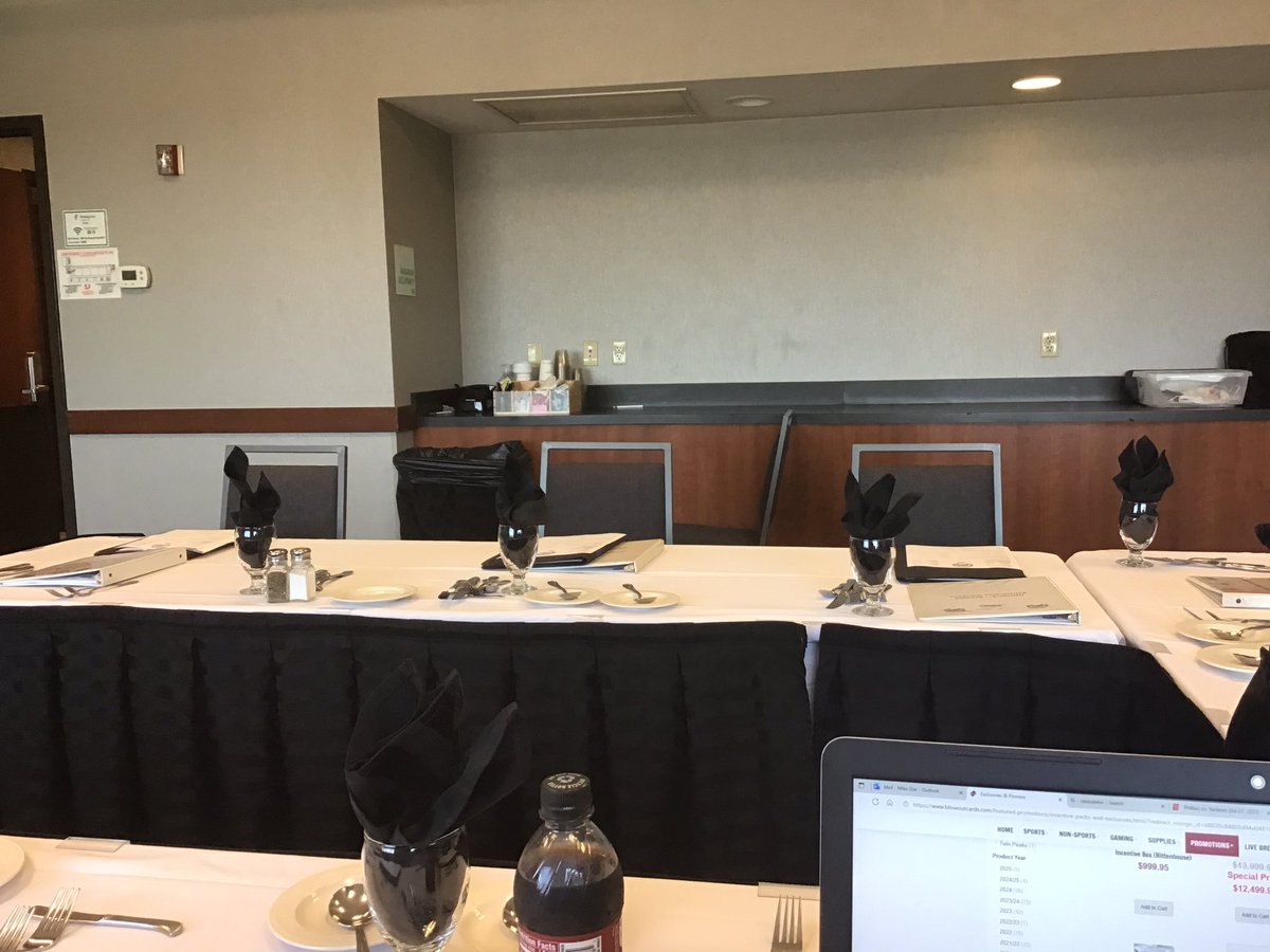 ZierMike's tweet image. Super excited for the 2025 @NDHSCA1 Coaches convention at the Holiday inn in Fargo, really think this is a step up. This conference room is great as for the AC? You could hang meat in here and I love it