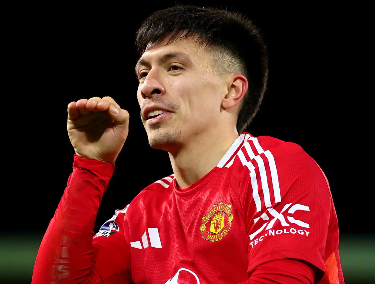 TheUTDHQ's tweet image. 🚨JUST IN: Lisandro Martinez will MISS the first 3 games of the season at least. 🇦🇷🤕 

[@lauriewhitwell]