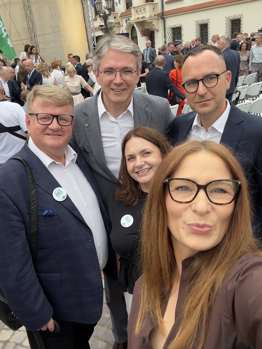 🌾 130 lat Ruchu Ludowego! 🌾
Jesteśmy najdłużej działającą siłą polityczną w historii Polski – nieprzerwanie od 1895 roku.
Tradycja to nasze korzenie, nowoczesność – kierunek. Odwaga – nasza przyszłość. 💚

#PSL #RuchLudowy #130LatRazem #TradycjaNowoczesnośćOdwaga