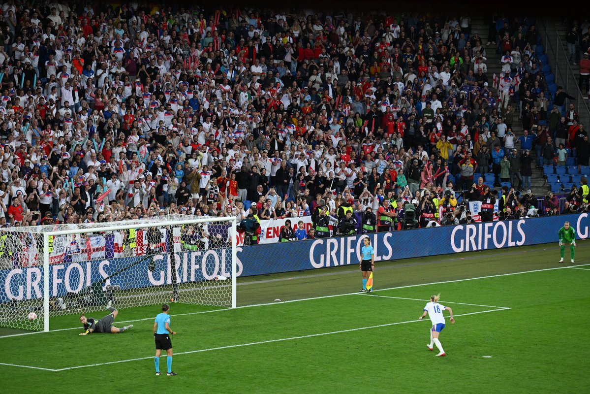 johnhalbitting's tweet image. History made once again! 🏆 Back-to-back European champions! Huge congratulations to the @Lionesses for an incredible achievement and showing unwavering determination throughout the tournament. 🏴👏 #WEURO2025 #Lionesses