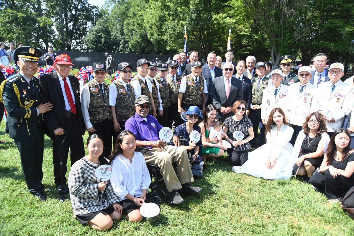 72 years ago today, the Korean Armistice Agreement brought an end to the hostilities of the Korean War. This morning, I joined Veterans, South Korea’s Minister of Patriots and Veterans Affairs Kwon Oh-eul and Korean War Veterans Memorial Foundation members to mark the occasion