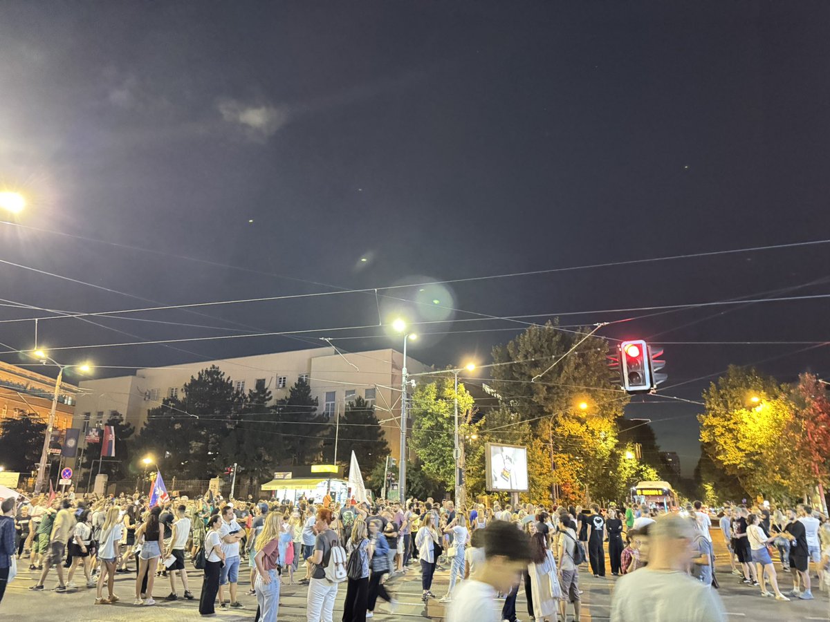 Cclear94's tweet image. Upravo je blokirana raskrsnica Ruzveltove i Kraljice Marije!
SVI U BLOKADE!