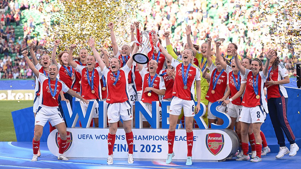 Stephpgold's tweet image. When your football club wins the champions league and the Euros ❤️