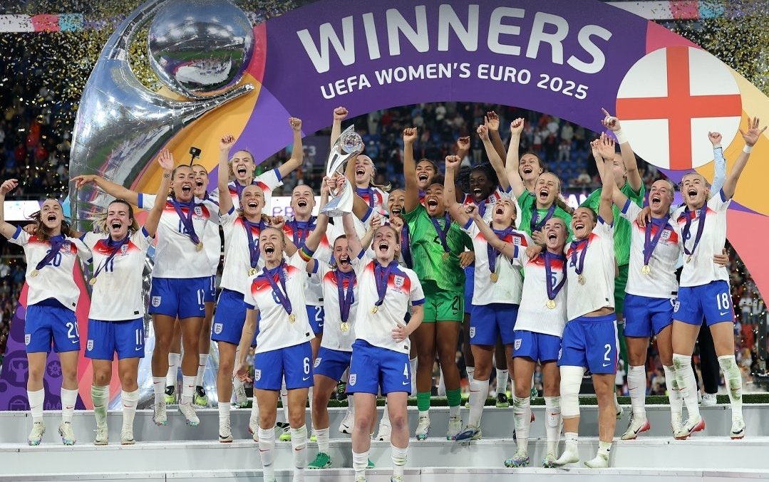 Stephpgold's tweet image. When your football club wins the champions league and the Euros ❤️