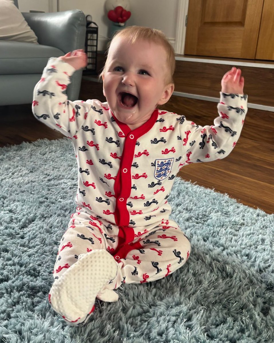 Nannys little poppet Elodie cheering on <a href="/Lionesses/">Lionesses</a> 

The team are the inspiration / role models our children need 

Determination resilience passion - 
Dream
Believe 
Achieve !!!!!!

#Euro2025 #itscominghome 

Congratulations 
🏴󠁧󠁢󠁥󠁮󠁧󠁿🎉 ⚽️ 🏴󠁧󠁢󠁥󠁮󠁧󠁿🎉 ⚽️ 🏴󠁧󠁢󠁥󠁮󠁧󠁿🎉 ⚽️ 🏴󠁧󠁢󠁥󠁮󠁧󠁿🎉