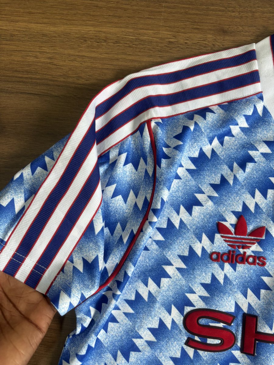 thriftedthrvds's tweet image. size: large
condition: 10/10
price: ¢250