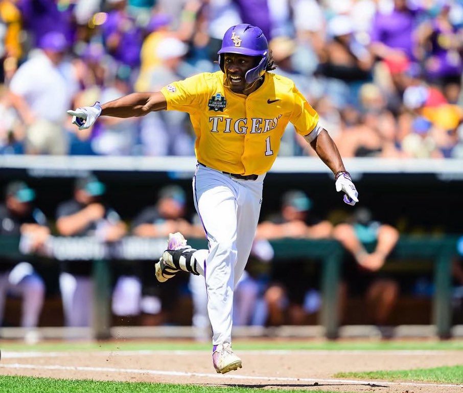 2MJohnson2's tweet image. Happy Birthday Chris @_chrisstanfield !! We are so happy you’re a Tiger!! Have a great day!! #CWSNationalChamp #GeauxTigers