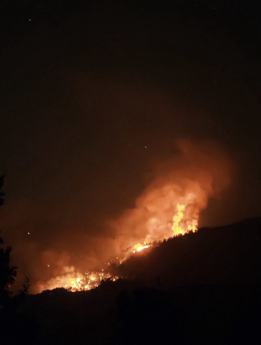 anlık kahramanmaraş yanıyor desteğe ihtiyaç var
#KahramanmaraşYanıyor