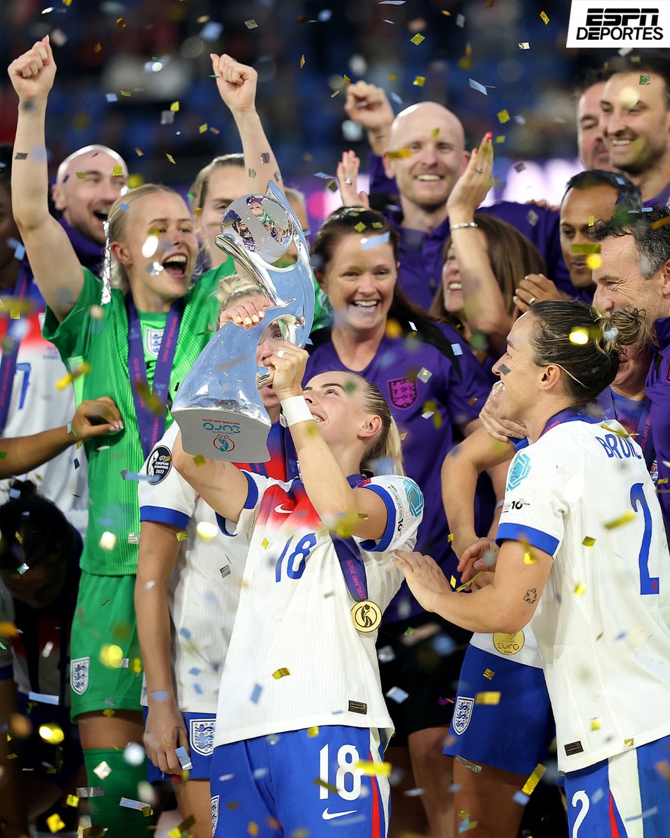 ESPNDeportes's tweet image. ¡Inglaterra levanta el trofeo de la EURO y son bicampeonas de manera consecutiva! 🏴 🔝