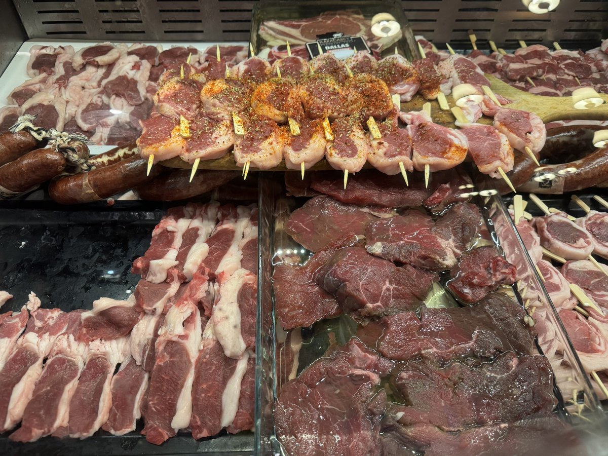 AlinaV_Psy's tweet image. The carnivores would love this place
You can select the meat you want cooked from the display fridge, and then they cook it for you 

@ Karakabey restaurant in Ölüdeniz, Turkey