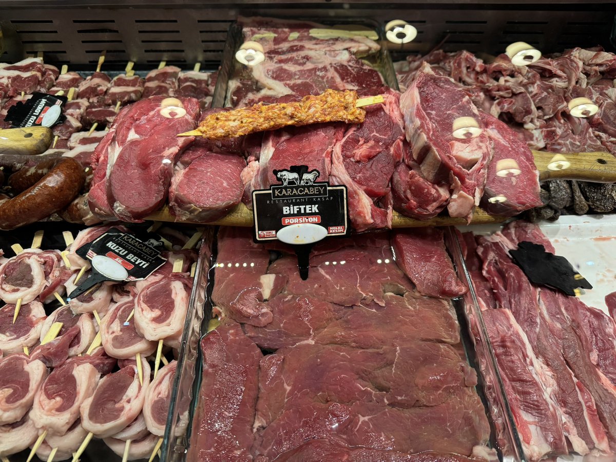 AlinaV_Psy's tweet image. The carnivores would love this place
You can select the meat you want cooked from the display fridge, and then they cook it for you 

@ Karakabey restaurant in Ölüdeniz, Turkey