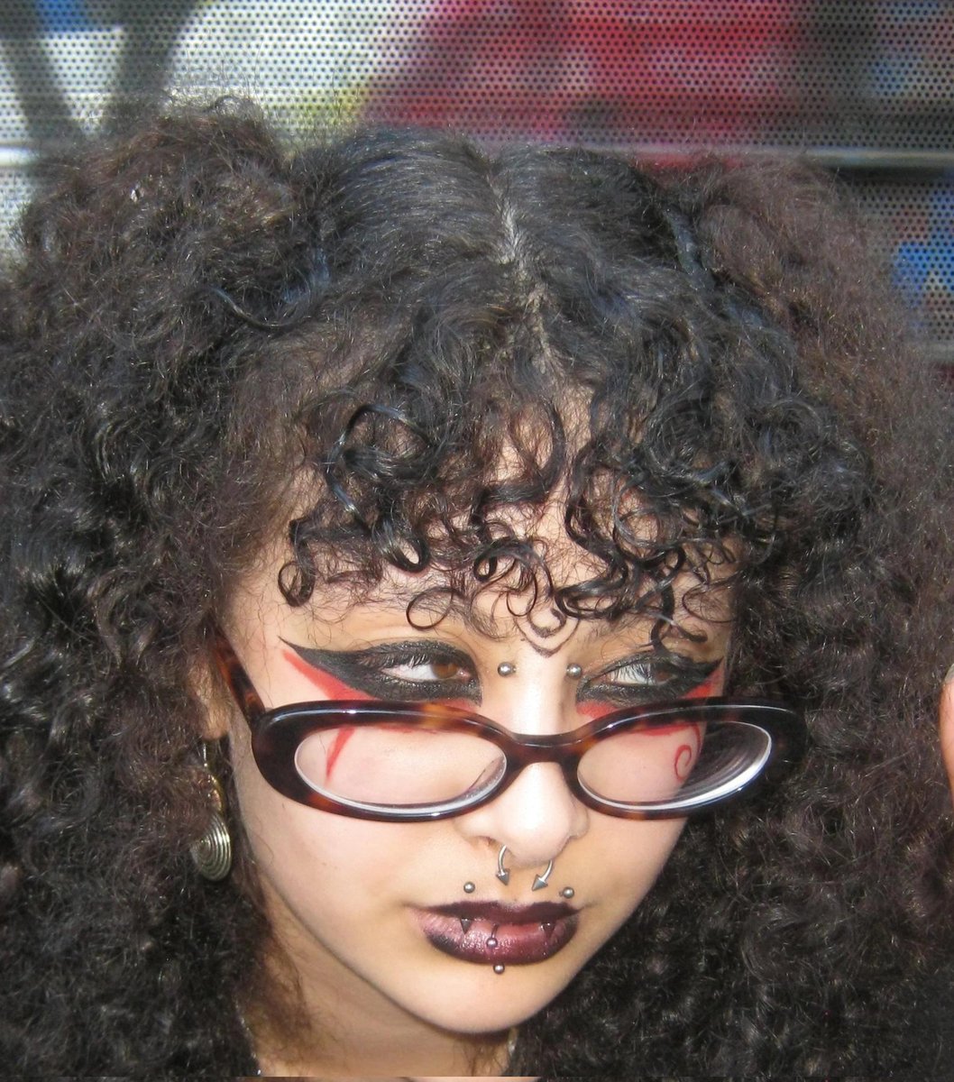 koishiteruyoo's tweet image. Une carte de visage comme on en voit peu #pardon