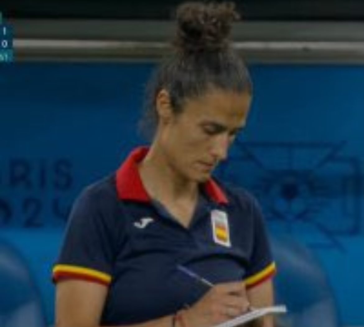 cinnamonban9's tweet image. *Spain trying to win the WEURO’s*
Montse Tome: I don’t think so☝️