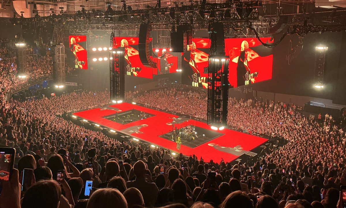 Good to be back in the <a href="/3ArenaDublin/">3Arena</a> <a href="/billieeilish/">billie eilish</a>