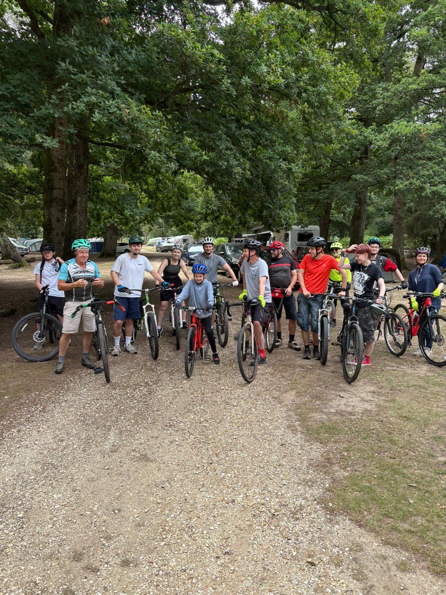 Nearly all the Davey clan (10-78 ) enjoying New Forest champagne gravel .
Very lucky to have young parents and many reasonable siblings .