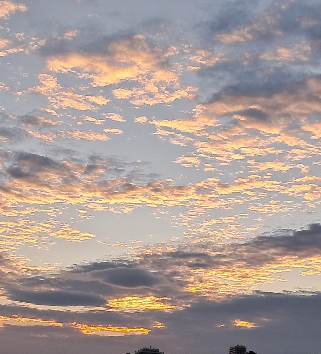 ninon13000's tweet image. Mon ciel 
Quelques photos du coucher de soleil ☀️
Partage 😉