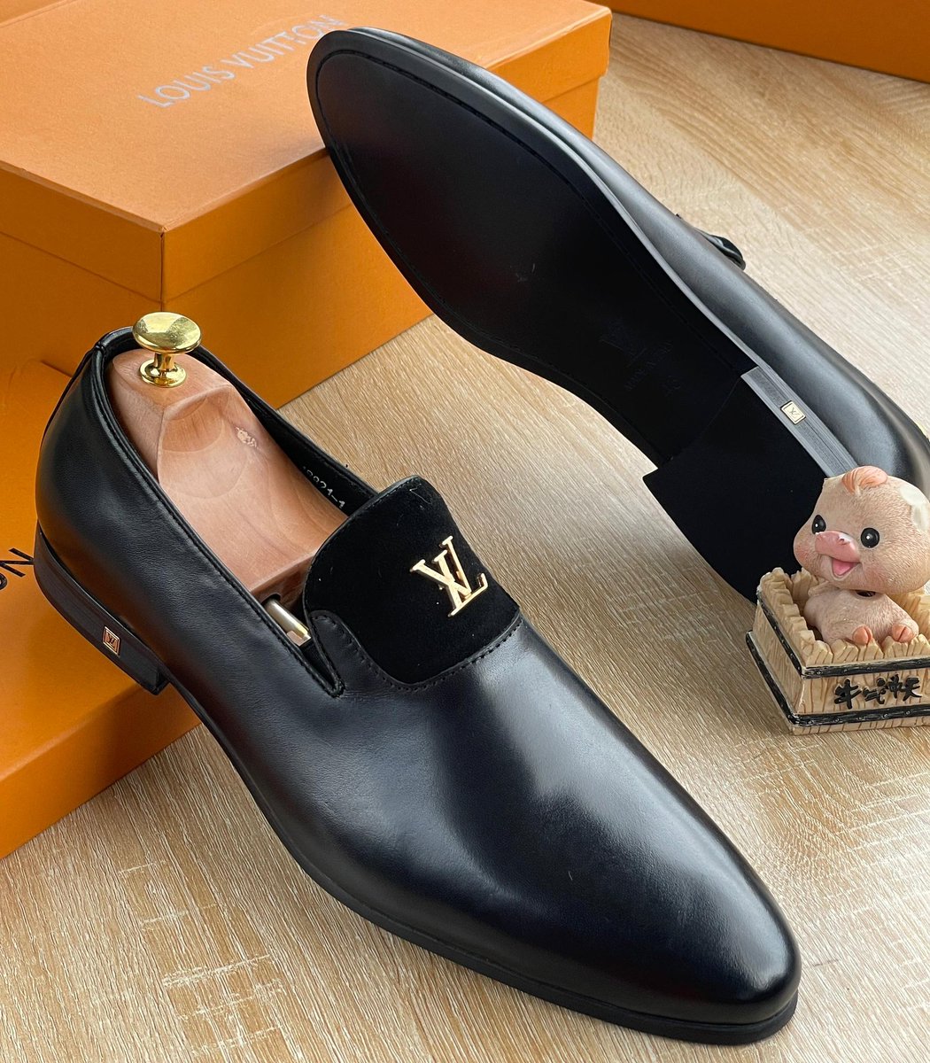 ps_wears's tweet image. NEW INN🖤🖤🔥🔥
BLACK 41 TO 46
BROWN 43 TO 46
#52K EACH. FULLY BOXED
TOP QUALITY💯👍✅
AVAILABLE FOR PICKUP