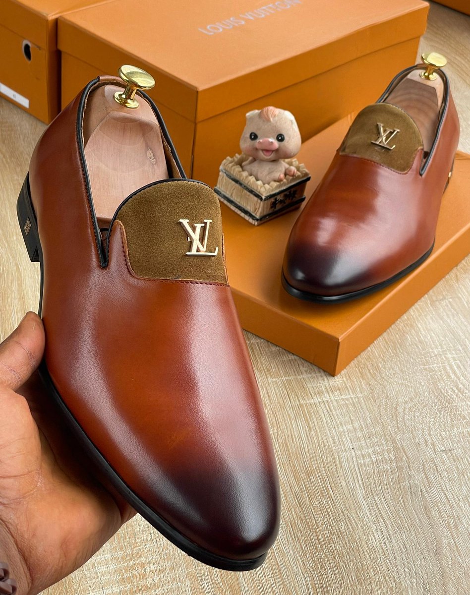 ps_wears's tweet image. NEW INN🖤🖤🔥🔥
BLACK 41 TO 46
BROWN 43 TO 46
#52K EACH. FULLY BOXED
TOP QUALITY💯👍✅
AVAILABLE FOR PICKUP