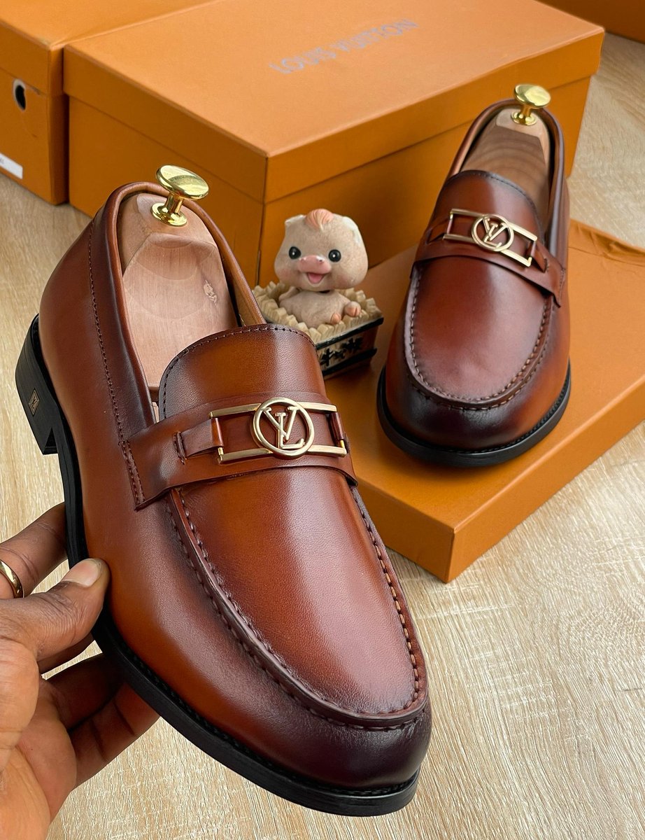 ps_wears's tweet image. NEW INN🖤🖤🔥🔥
BLACK 41 TO 46
BROWN 43 TO 46
#52K EACH. FULLY BOXED
TOP QUALITY💯👍✅
AVAILABLE FOR PICKUP