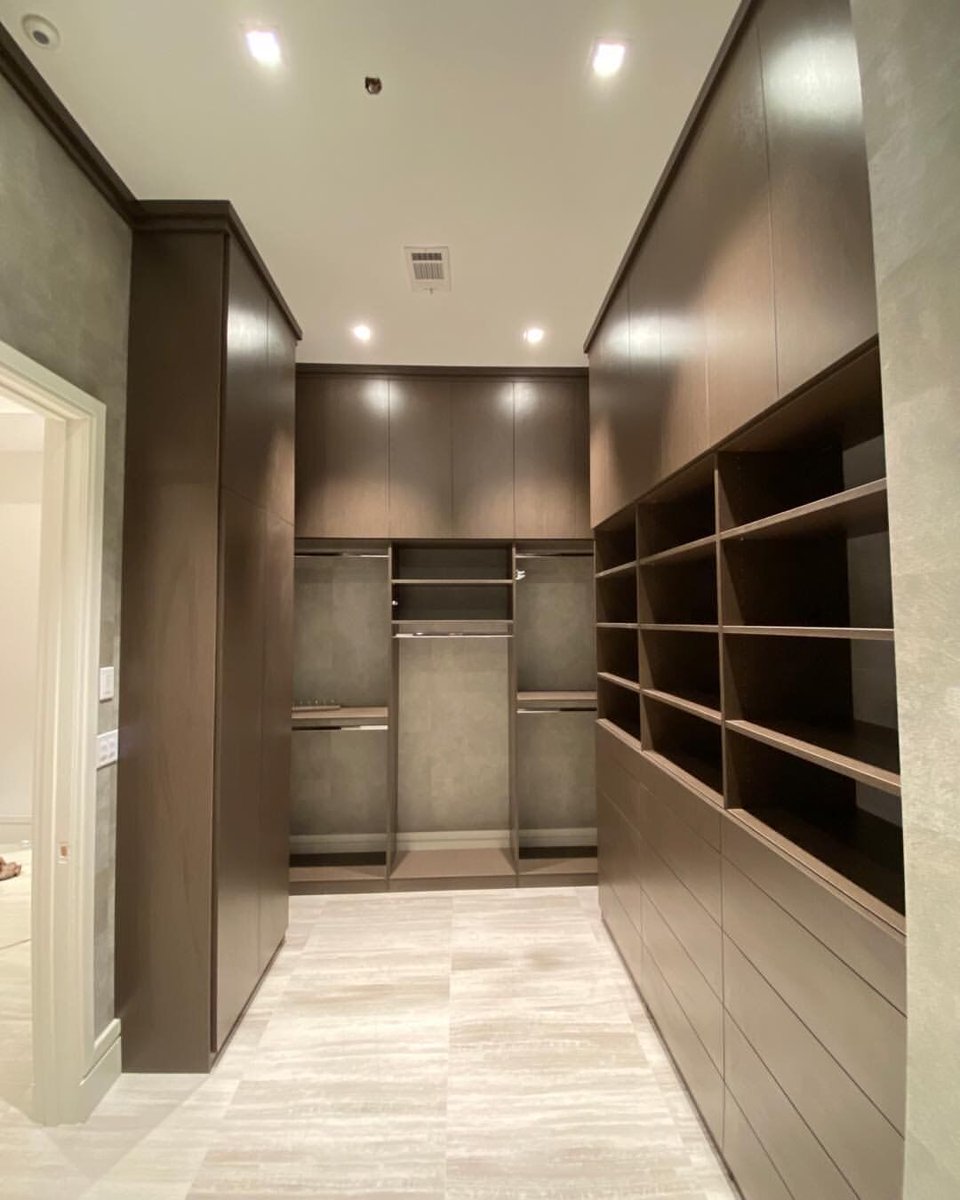 House_Flippin's tweet photo. ✨ Custom kitchens, custom closets  we do it all. From walk-ins to built-ins, we design closet solutions that match your lifestyle and elevate your space.
📐Tailored to fit. Built to last. https://t.co/S9jbbJSF5P